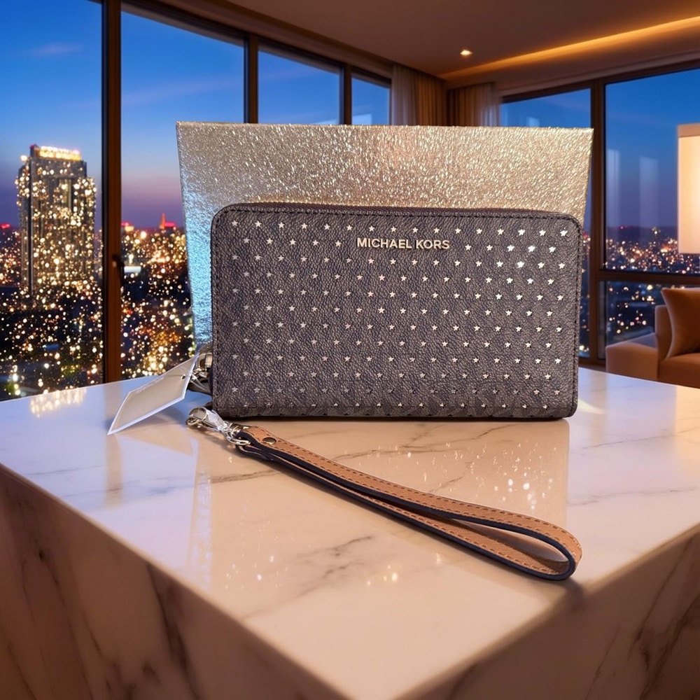 Michael Kors NWT Brown Perforated Gold Stars Multi-Function Wristlet (P218)